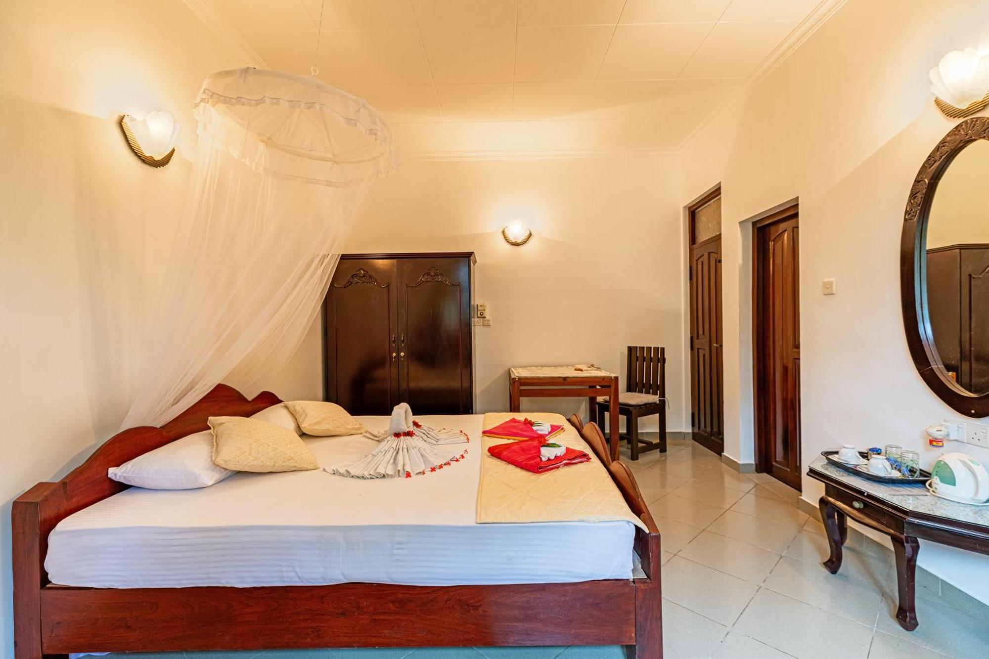 Sagarika Beach Hotel Moragalla Екстериор снимка