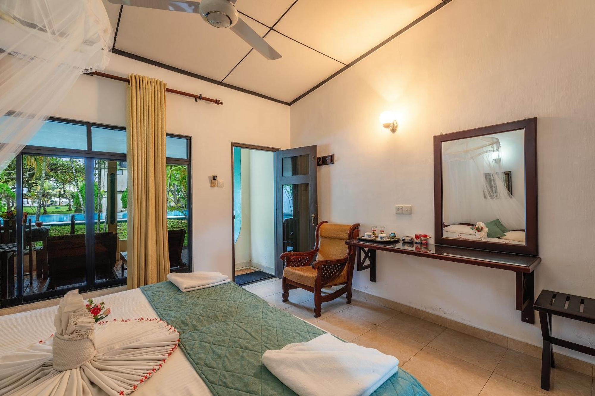 Sagarika Beach Hotel Moragalla Екстериор снимка