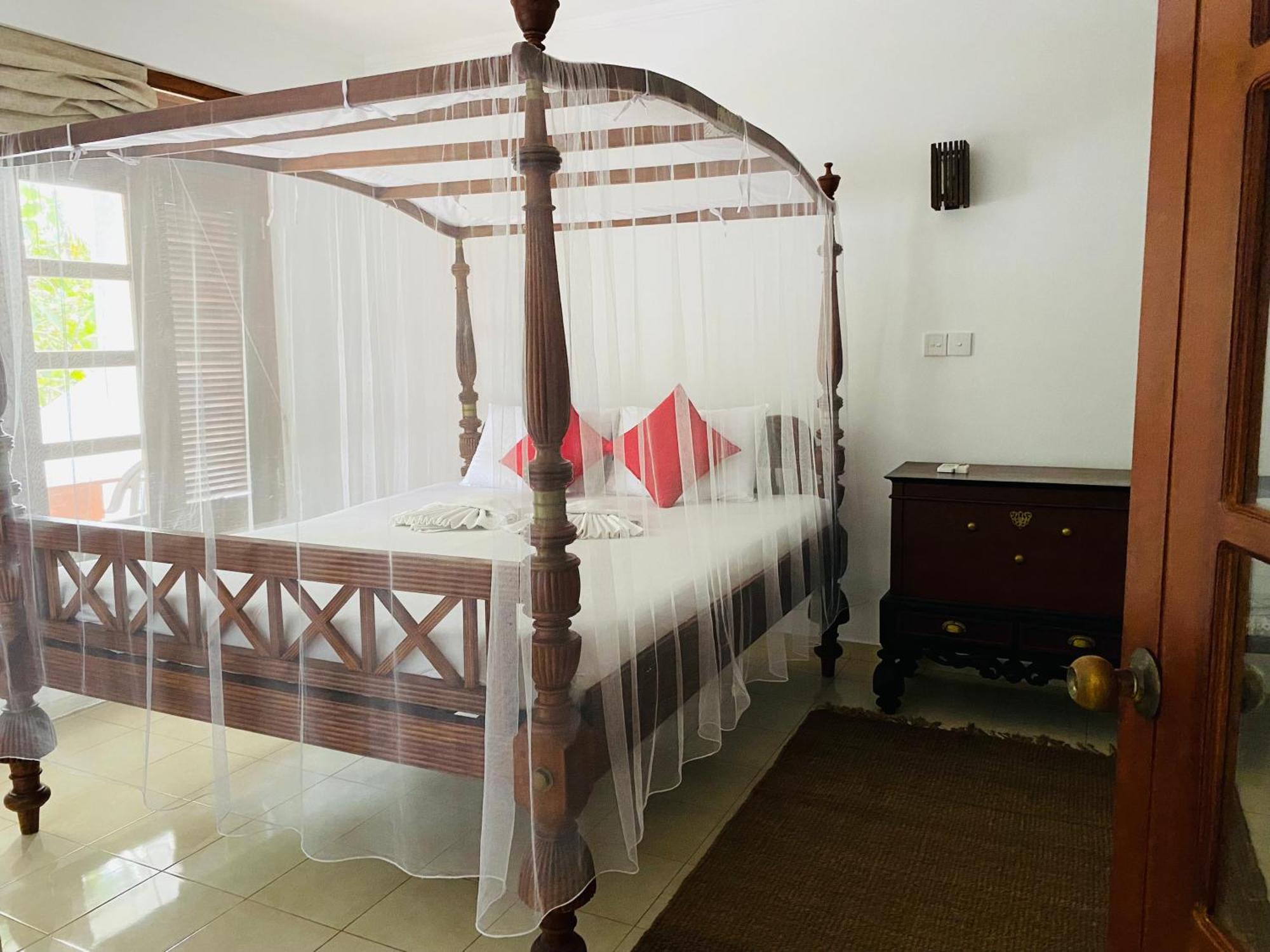 Sagarika Beach Hotel Moragalla Екстериор снимка